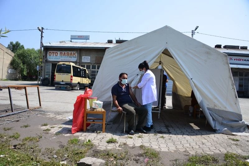 Sanayicilere aşı çadırı
