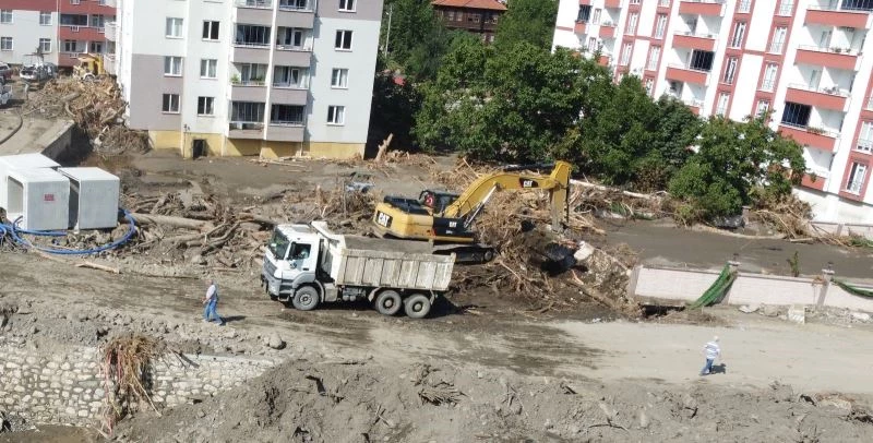 Selin izlerini silmek için çalışmalar son hızıyla devam ediyor
