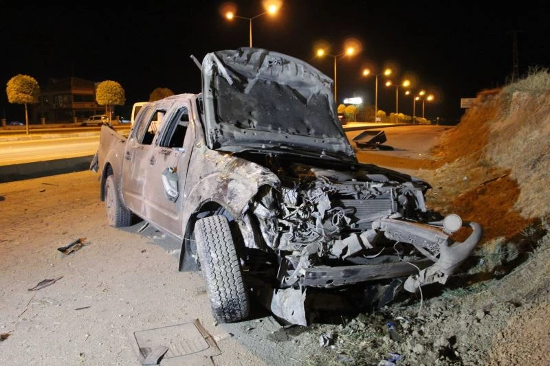 Emniyet kemerini arkadan bağlayan sürücü ağır yaralandı
