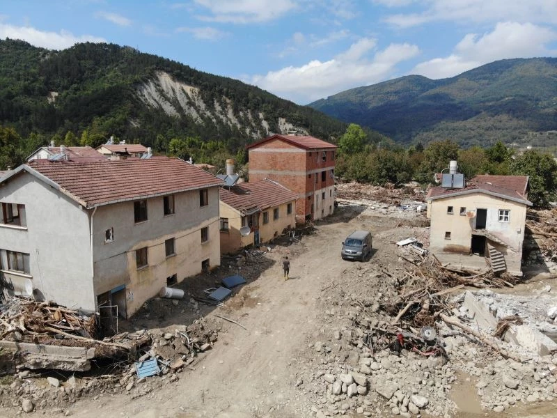 Sel sularının yıktığı köydeki vatandaşlar dehşet anlarını anlattı
