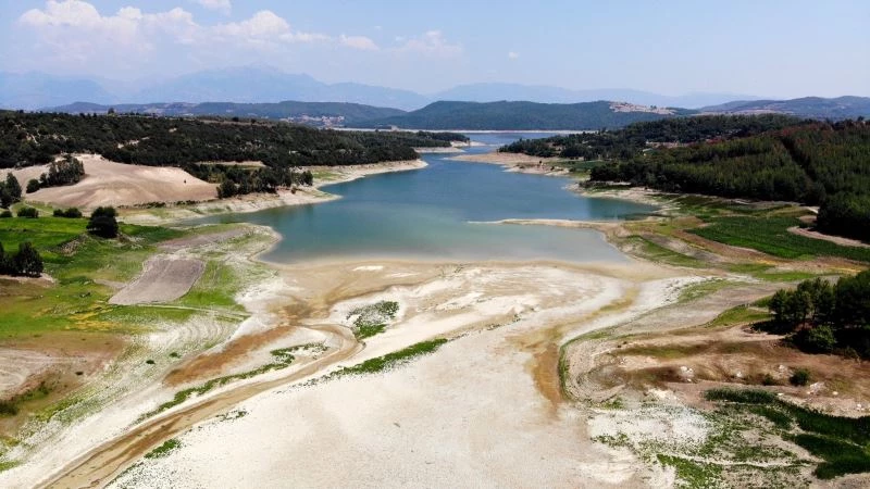 Aslantaş Barajı’nda korkutan kuraklık manzarası