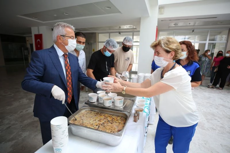 Aşureler Başkan Erdem’den
