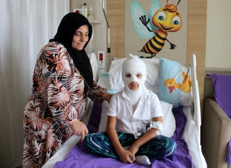 Kolonya ve çakmaklı oyun yaktı
