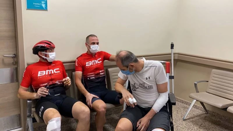 Kartal’da İETT otobüsünün çarptığı bisikletli: “Otobüs kontrolü kaybetmiş bir şekilde drift yaparak durağa daldı”
