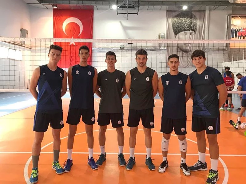 Altekma 10 oyuncuyu tecrübe kazanması için kiralık verdi
