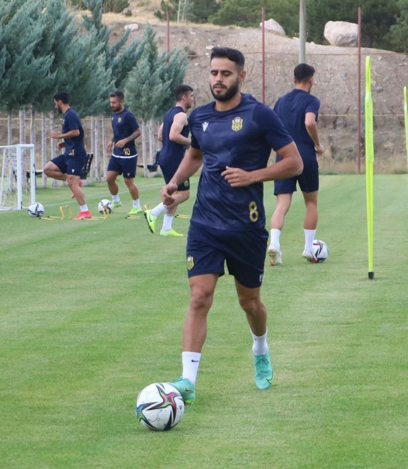 Yeni Malatyaspor’un kadrosunda 11 yabancı futbolcu bulunuyor
