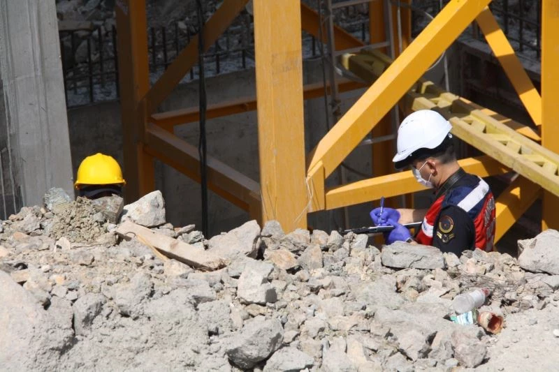 Artvin’de viyadük inşaatından düşen işçi hayatını kaybetti
