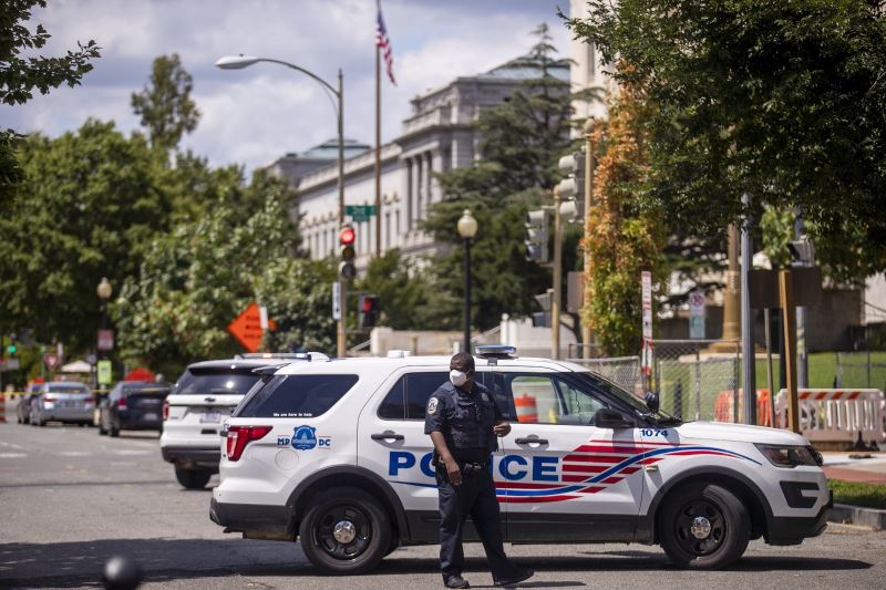 Washington DC’deki bomba paniği şüphelinin teslim olmasıyla sona erdi
