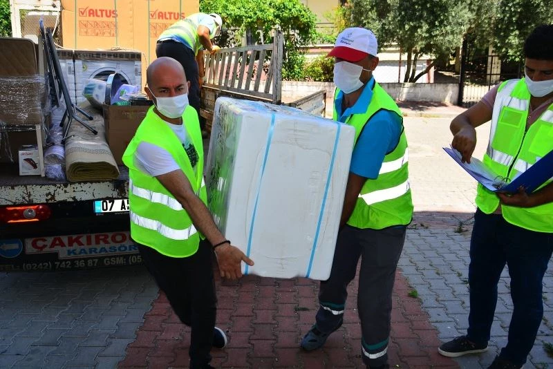 Manavgat Belediye Başkanı Sözen: “Yaraları birlikte sarıyoruz”
