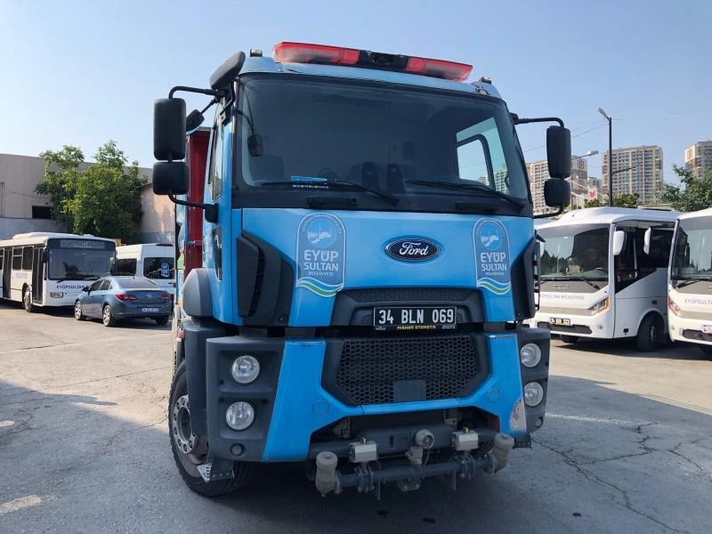 Eyüpsultan Belediyesi’nden yangınla mücadele için basınçlı su tankeri desteği
