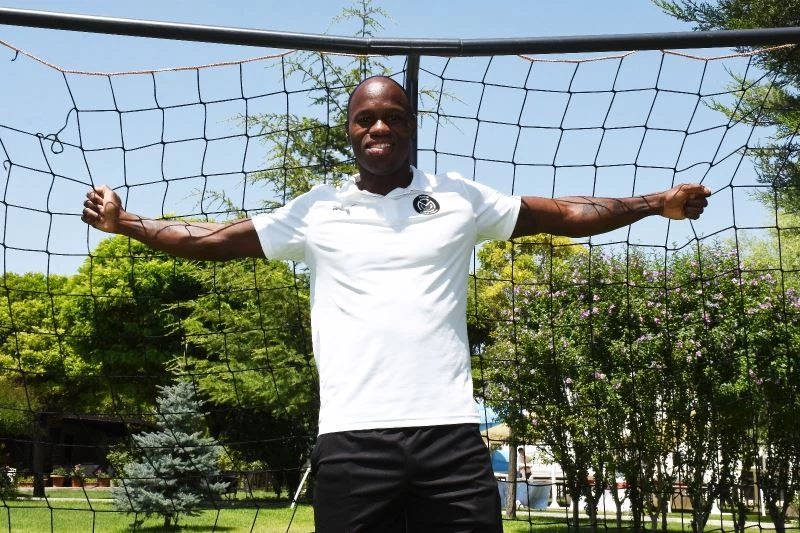 Dever Orgill: “Karakterli oyunculardan kurulu bir takımız”
