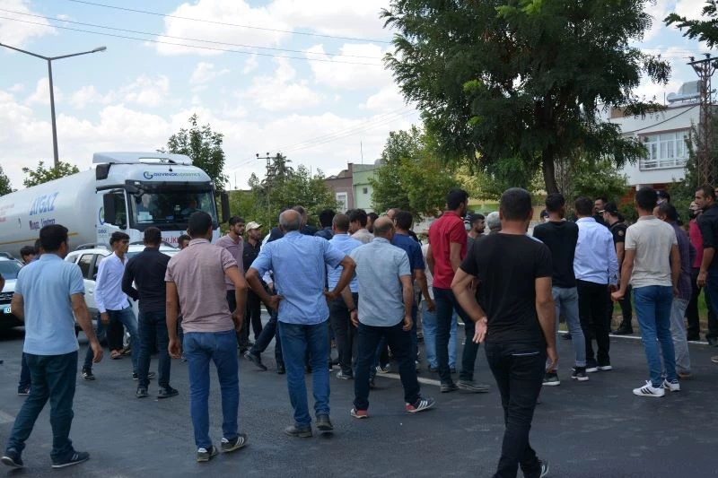 Siverek’te çiftçiler elektrik kesintilerini protesto etti
