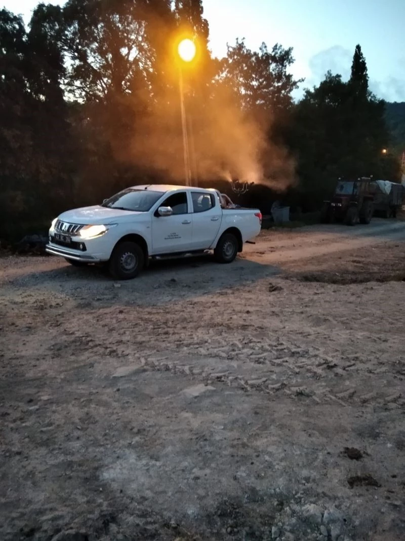 Aslanapa’da sinek ve haşere ilaçlama çalışması
