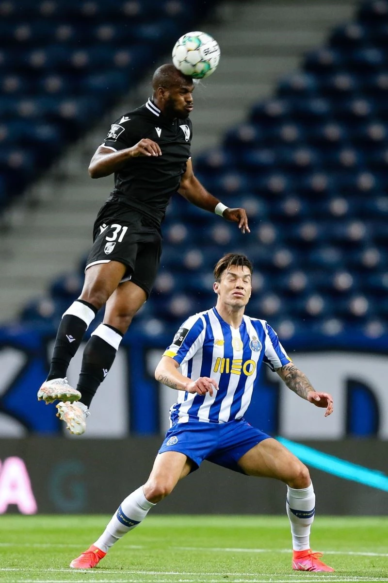 Kayserispor, Estupinan ile anlaştı
