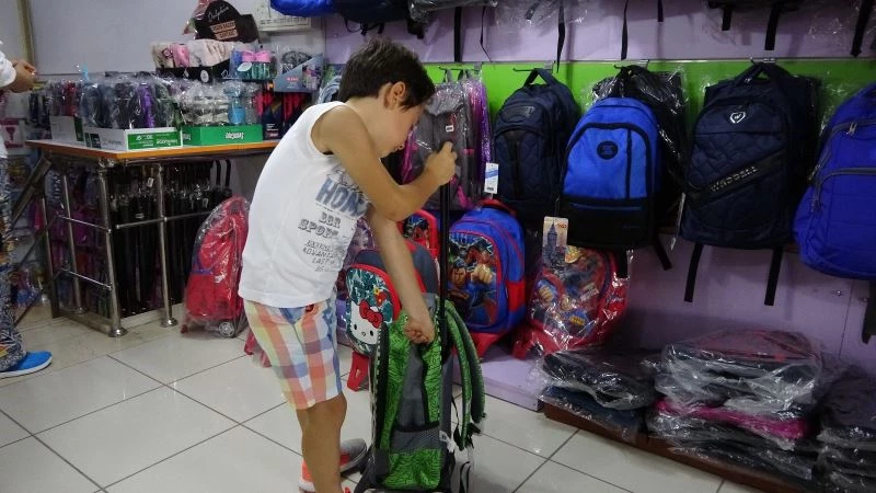 Kırtasiyeciler tüm tedbirlerini aldı, öğrencileri bekliyor
