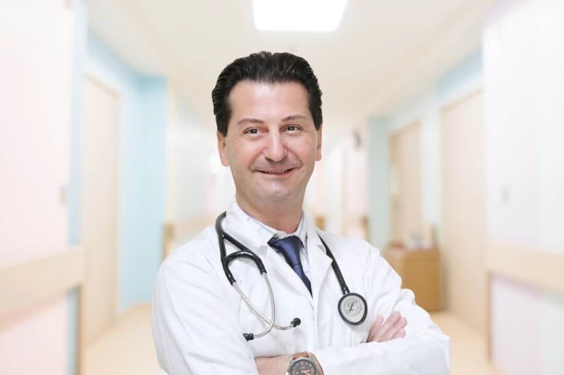 Cerrahi’nin Dahiliye kadrosu Uzm. Dr. Mesut Kaldır ile genişledi
