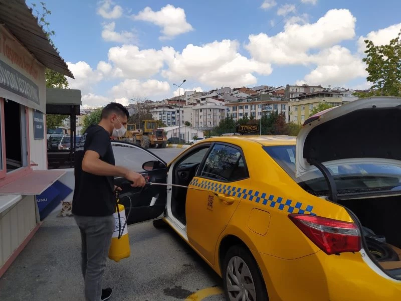 Esenyurt’ta araç dezenfeksiyon hizmeti devam ediyor
