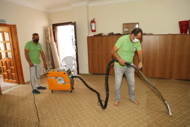 Toroslar’da ibadethaneler dezenfekte ediliyor
