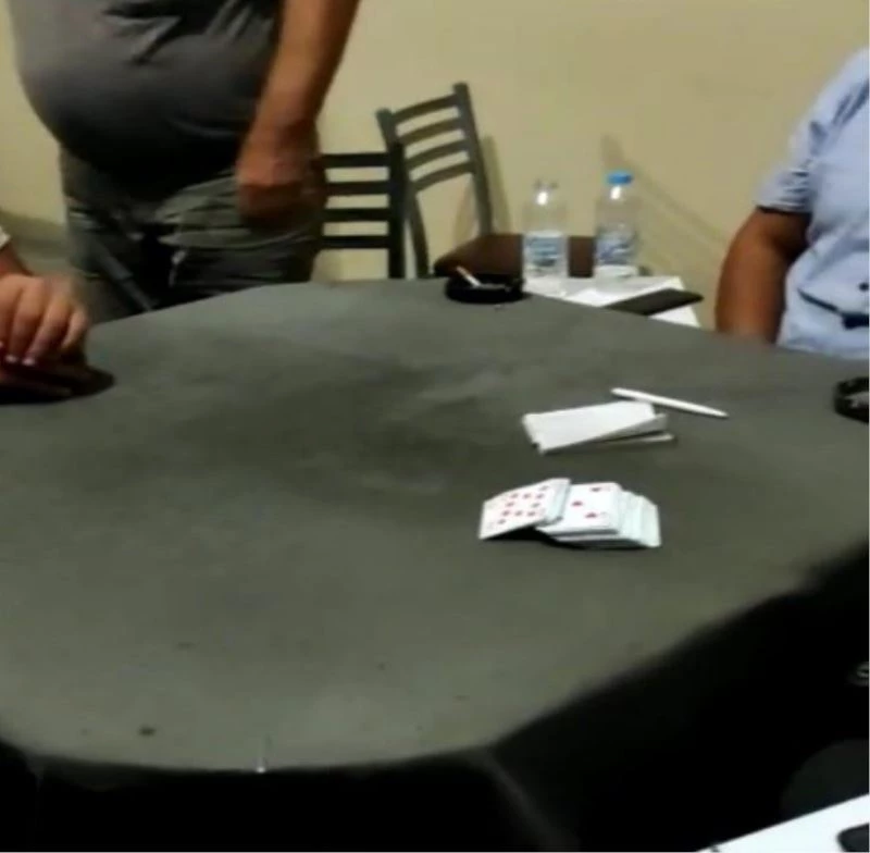 Kıraathanede kumar oynayan 4 kişiye ceza kesildi
