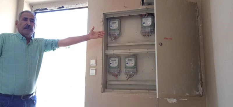 Deprem konutlarında ne var ne yok çaldılar geride boş duvarları bıraktılar
