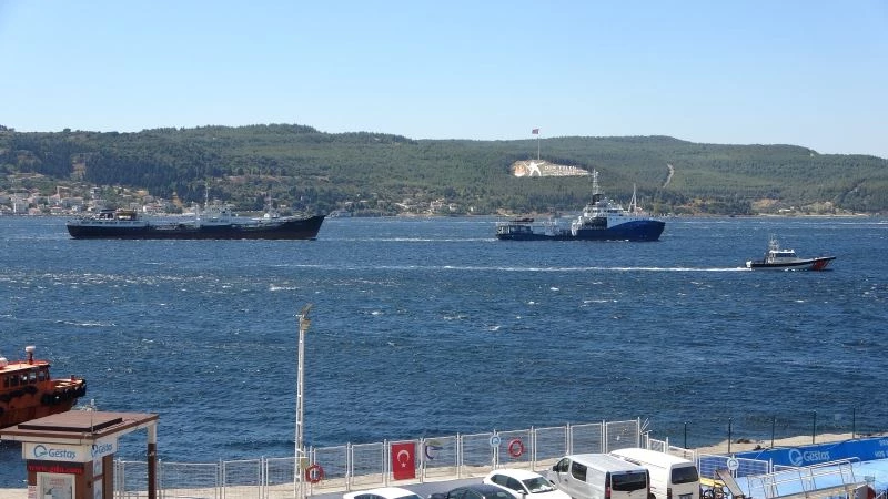 Rus savaş gemileri Çanakkale Boğazı’ndan geçti
