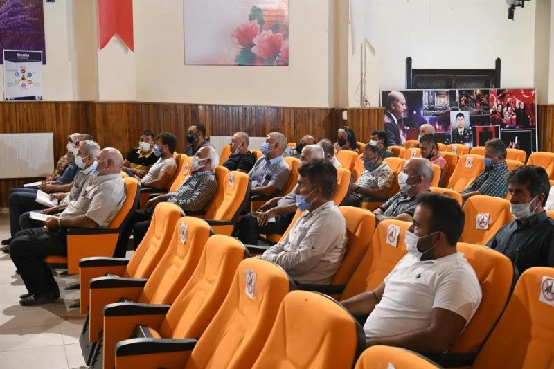 Isparta’da köy muhtarlarına su sayacı uygulaması anlatıldı
