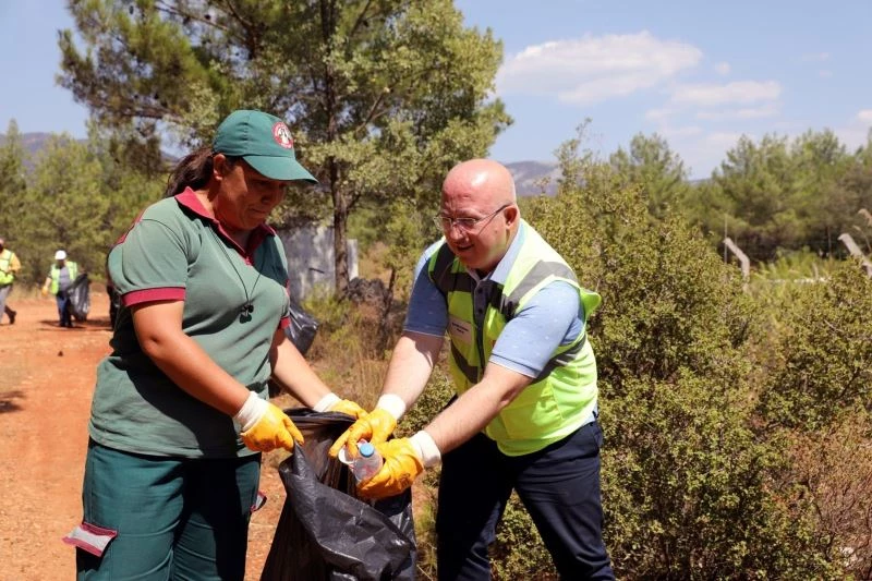 Kozağaç yangın bölgesinde çevre temizliği
