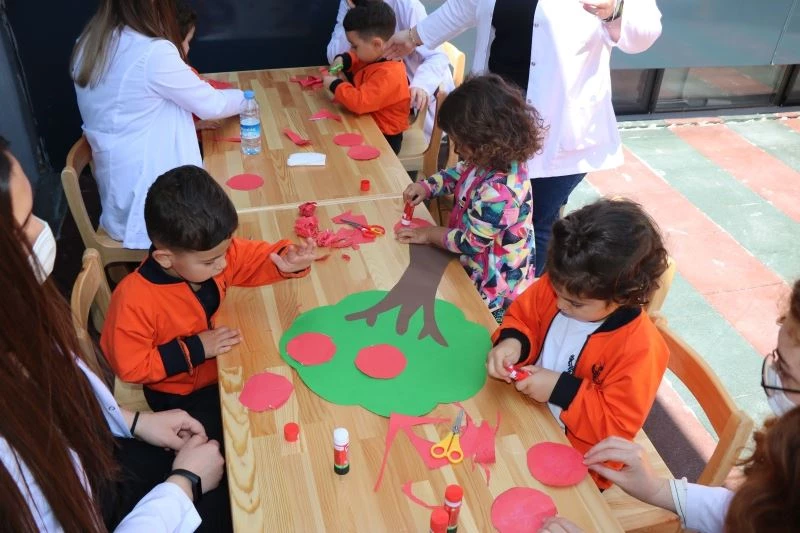Anaokulu öğrencilerinden Fotoğrafçılık Günü etkinliği

