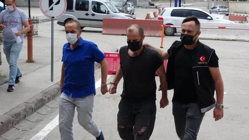 Samsun’da imal ettikleri 8 kilo bonzaiyi paketlerken yakalandılar
