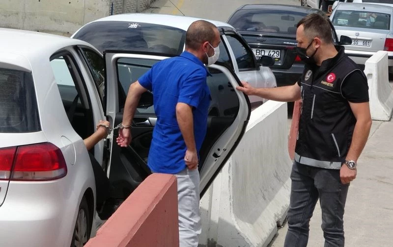 Samsun’da imal ettikleri 8 kilo bonzaiyi paketlerken yakalanan 2 kişi tutuklandı
