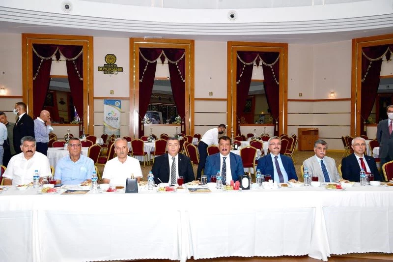 ‘Kayısının Malatya ekonomisine katkısı’ konferansı yapıldı
