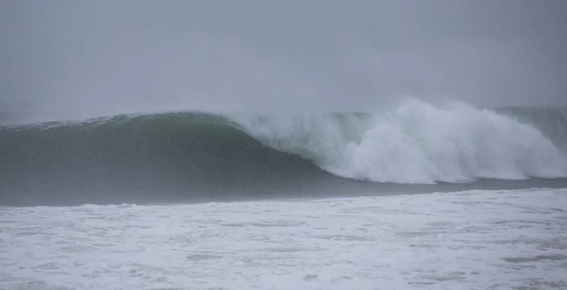 Henri Kasırgası, tropikal fırtına olarak ABD’ye ulaştı
