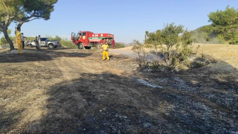 Deliçay köyünde orman yangını büyümeden söndürüldü
