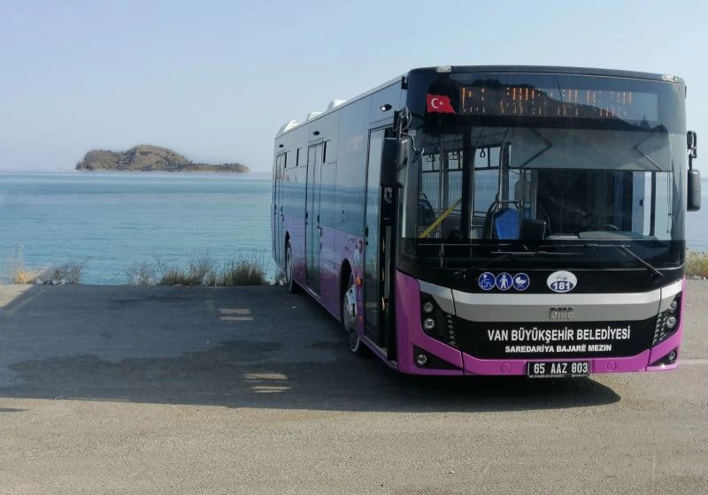 Akdamar İskelesine otobüs seferleri başladı
