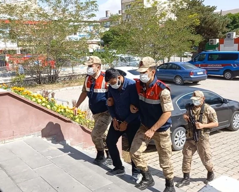 13 düzensiz göçmenin hayatını kaybettiği olayla ilgili 1 kişi tutuklandı
