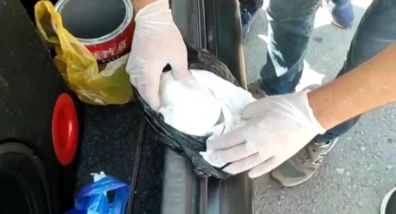 Otomobilin bagajından 317,33 gram metamfetamin çıktı
