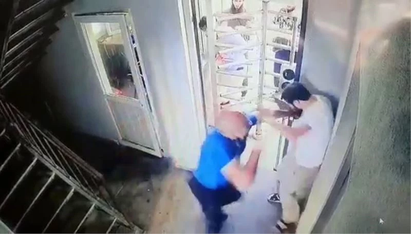  Çeçen asıllı olduğu iddia edilen grubun güvenlik görevlilerine saldırdığı anların görüntüsü ortaya çıktı
