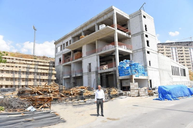 Doğukent Yüzme Spor Kompleksi inşaatı devam ediyor
