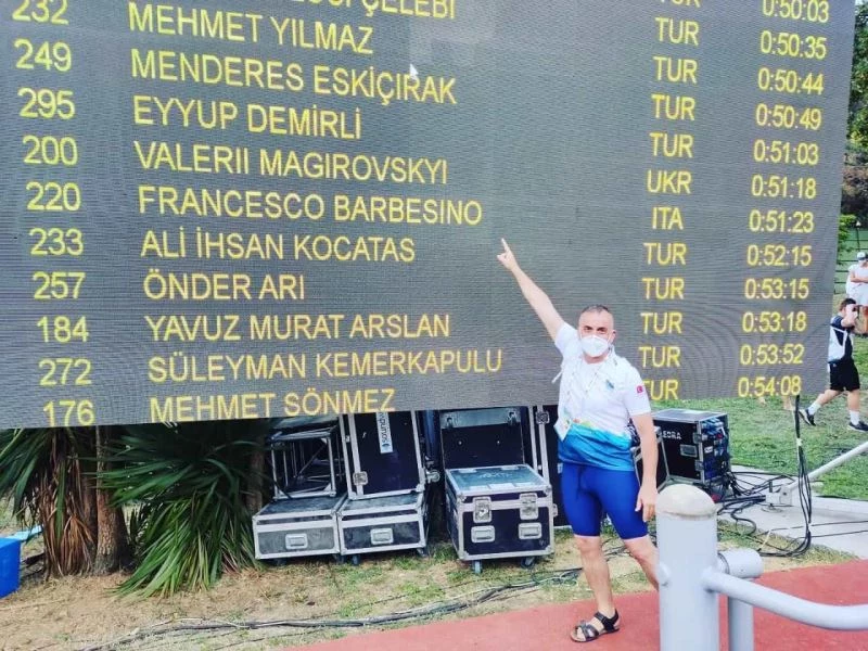 Samsunlu kimya öğretmeni 11. kez kıtalararası yüzücü unvanını aldı
