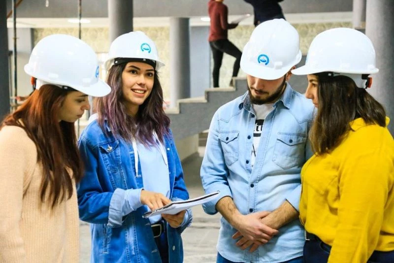 ASÜ öğrencilerinin 3’te 2’si çalıştığı kurumdan iş teklifi alıyor
