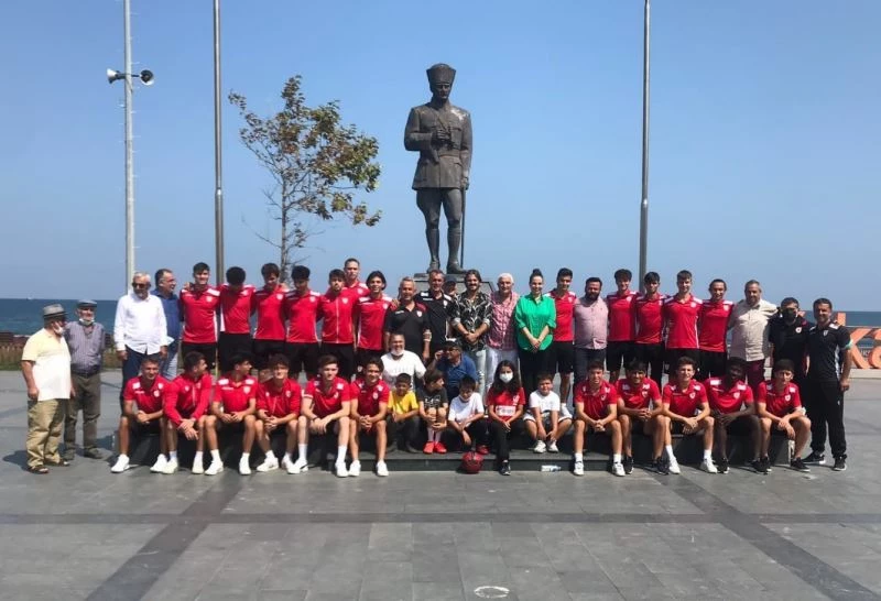 Yakakent ’şampiyon Samsunspor’u ağırladı
