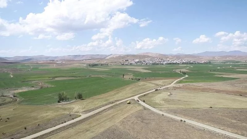 Demirözü’nde biçerdöverlere dronlu denetim
