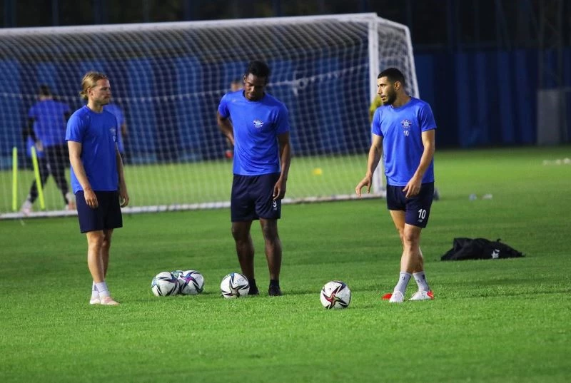 Samet Aybaba: “Belhanda da memnun değil kendisinden”
