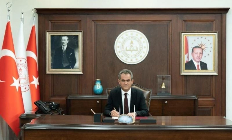 Yangın ve selden zarar gören öğrenci ile öğretmenlere 10 bin tablet ulaştırılacak
