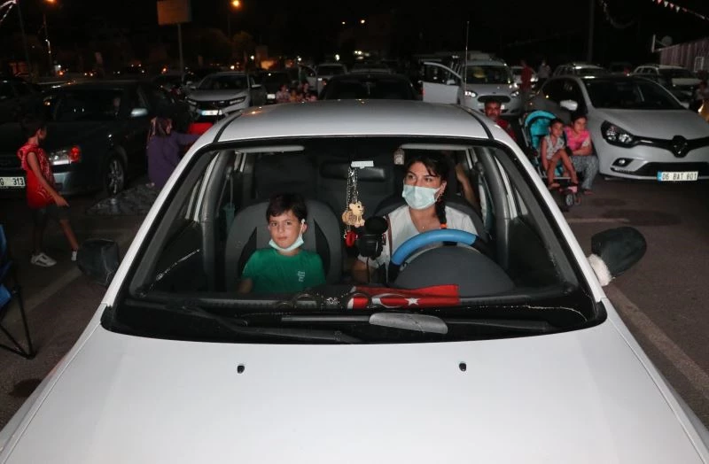 Arabada sinema keyfine yoğun ilgi
