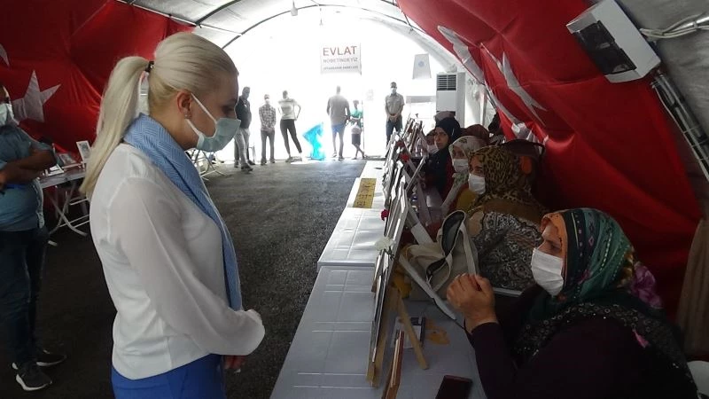 AK Parti’li Kılıçoğlu: “Terör örgütleri evlat nöbeti tutan ailelerin alın terinde boğulacaklar”
