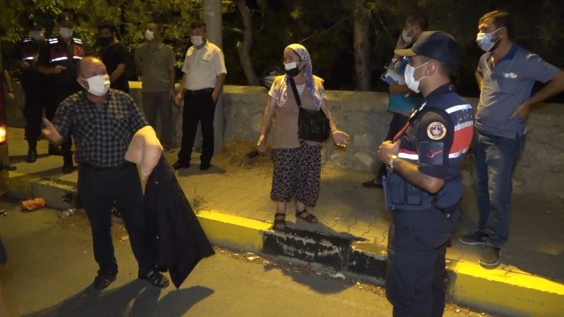 Otobüste yakalanan riskli gruptaki yaşlı çift: 