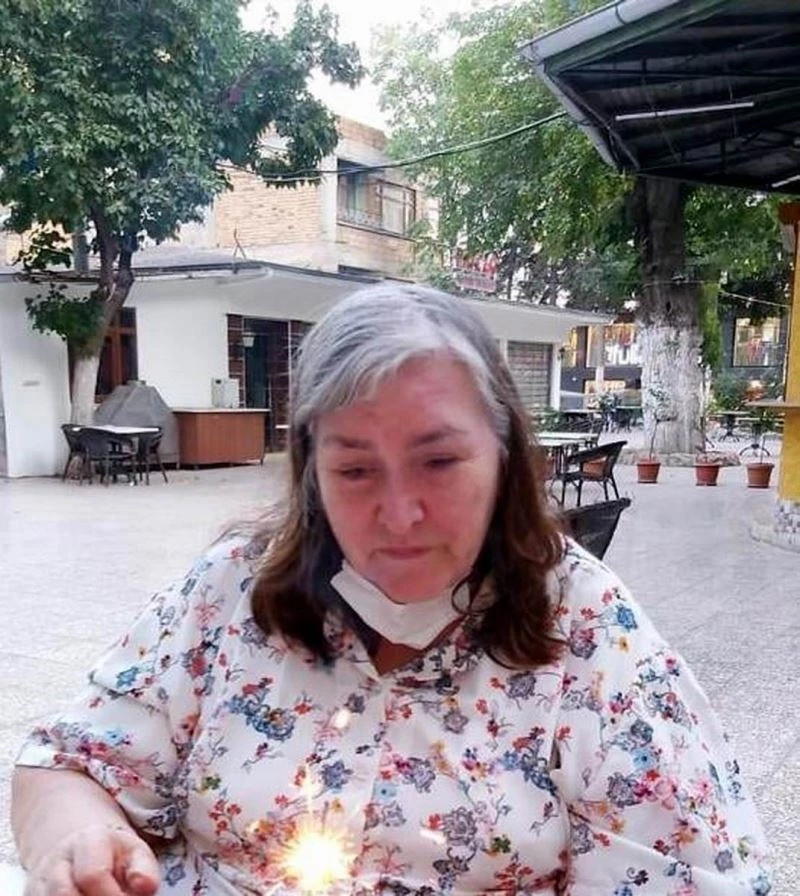 Eski okul müdiresi evinde ölü bulundu
