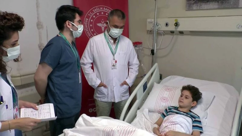 (Özel)Küçükçekmece’de balkondan düşen küçük Ahmed: “Lamba patladı ama o yüzden atlamadım”
