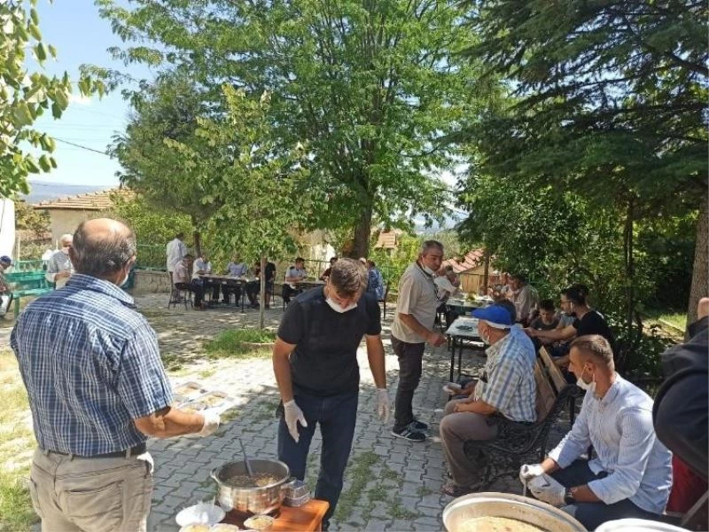 Emet Doğanlar köyünde aşure etkinliği
